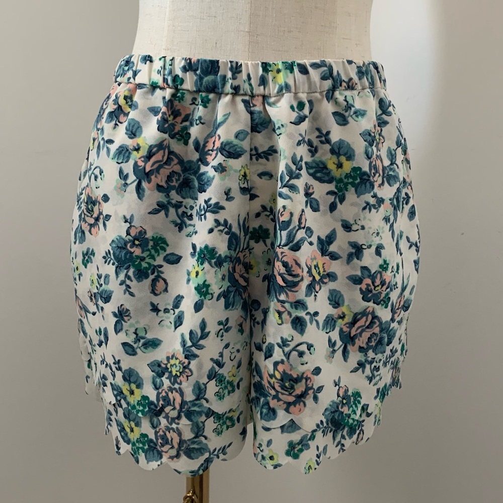 E by Eloise Anthropologie Floral Scalloped Hem Elastic Waist Shorts